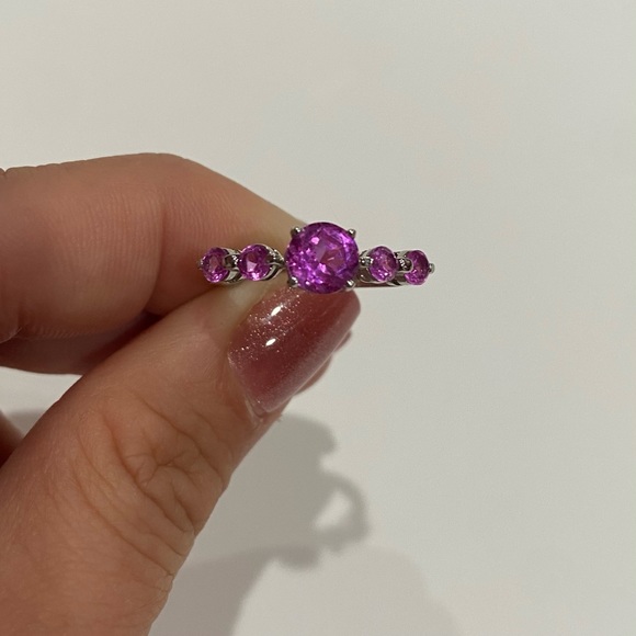 INTERGEM Pink / Purple Sapphire 5-Stone Accent Silver Plated Ring - Size 6.5 - Picture 2 of 9